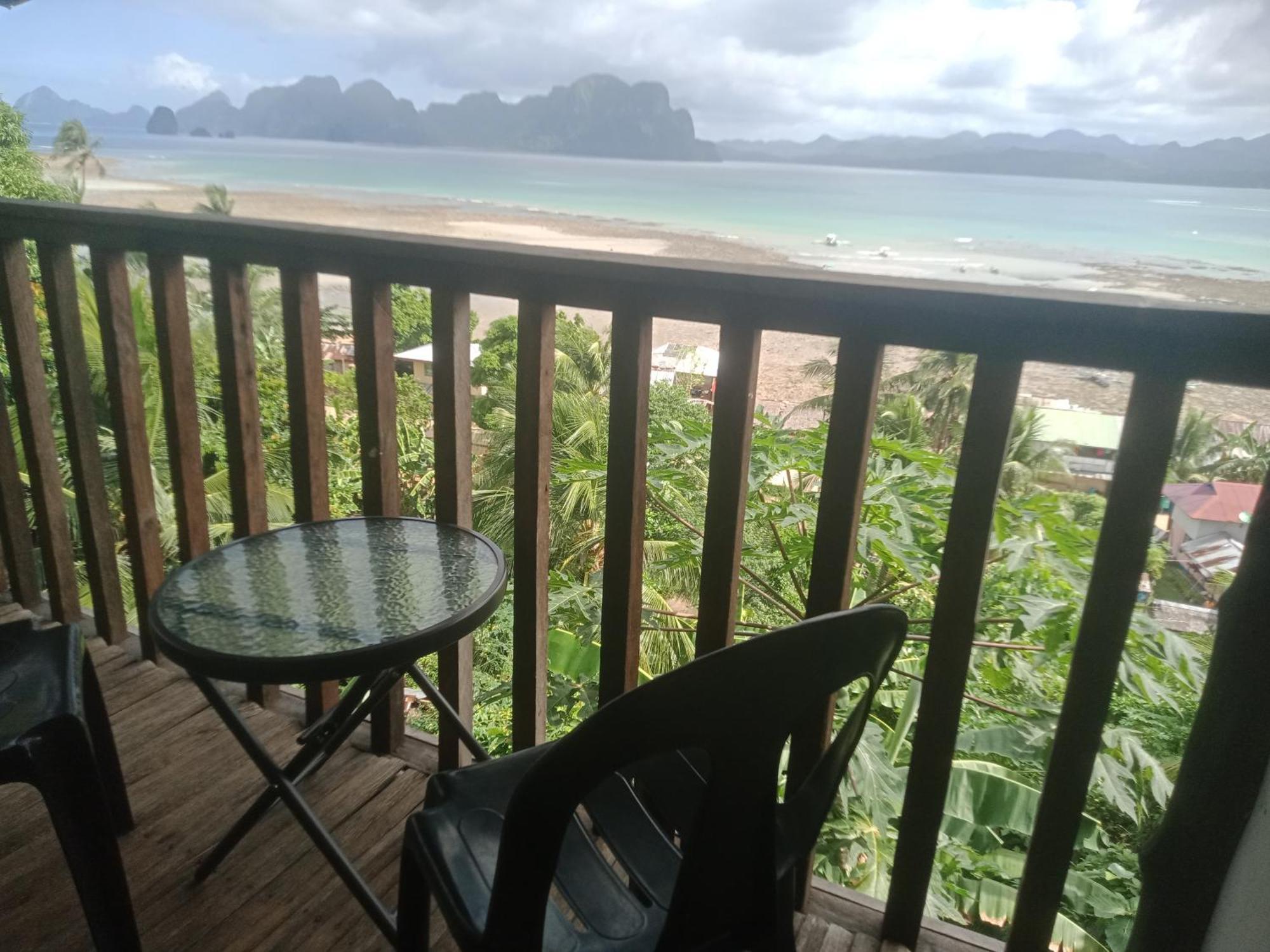 El Nido Bayview Apartment Room photo