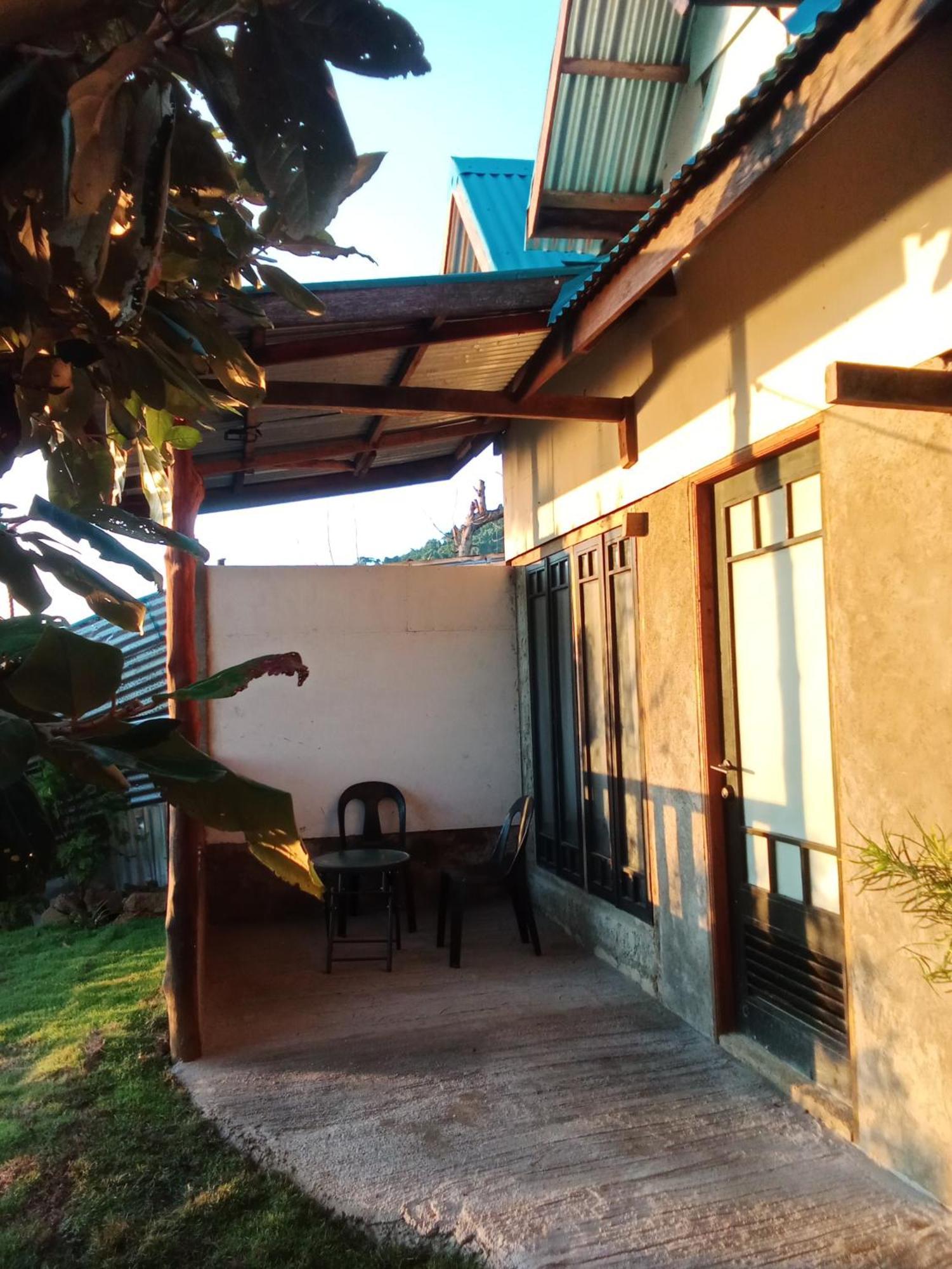 El Nido Bayview Apartment Room photo